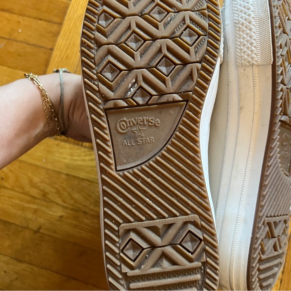 Converse leather and waterproof high tops - Picture 3 of 8